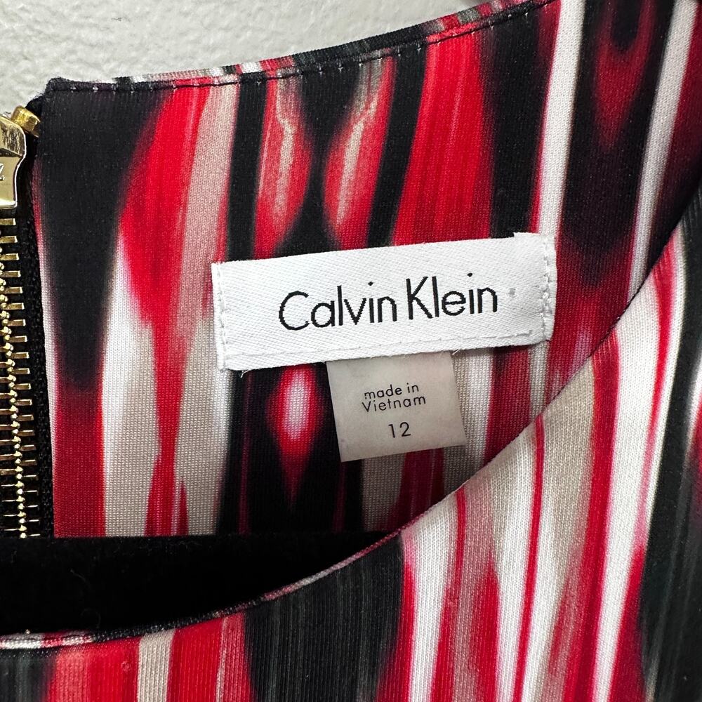 Calvin Klein Printed Scuba Sheath Dress Size 12 Red Black Sleeveless Business - Picture 3 of 4